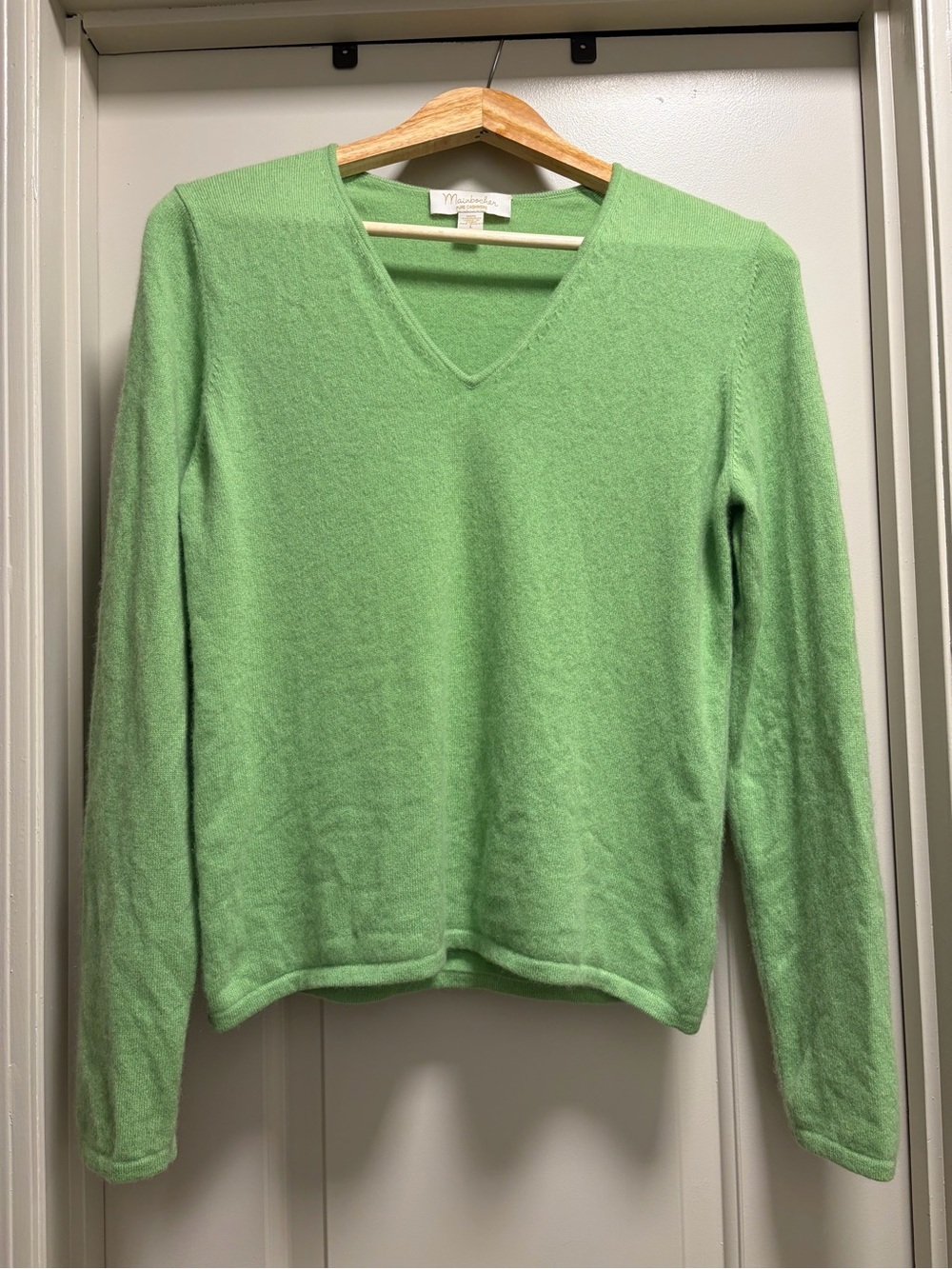 Mainbocher Pure Cashmere V-Neck Sweater Size L Green 100% Cashmere Pullover